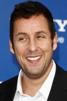 los angeles, 6. nov - adam sandler bei der jack and jill premiere im village theater am 6. november 2011 in westwood, ca foto