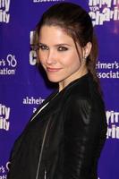 los angeles, 13. jan - sophia bush kommt am 13. januar 2012 in los angeles, ca., bei der heiterkeit für wohltätige zwecke bei vibiana an foto