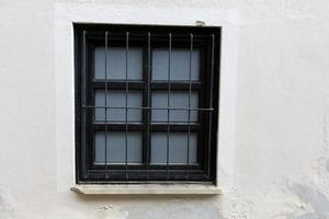 kleines Fenster in der Großstadt foto