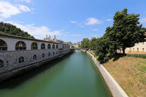 Der Fluss Ljubljanica fließt durch die slowenische Hauptstadt Ljubljana. foto