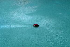 Schöne Ufer des Bleder Sees in Slowenien foto