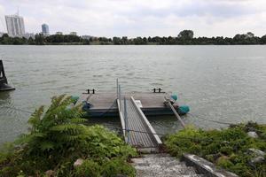 voll fließende donau in der österreichischen hauptstadt wien foto