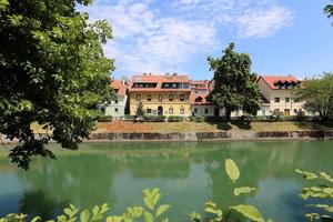 Der Fluss Ljubljanica fließt durch die slowenische Hauptstadt Ljubljana. foto