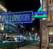 london in großbritannien im noverber 2020, ein blick auf london bei nacht foto