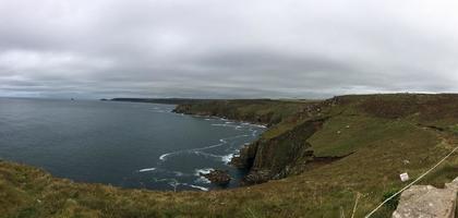 Blick auf das Meer bei Lands End in Cornwall foto