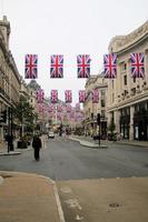 london in großbritannien im juni 2022. ein blick auf die regents street während der feierlichkeiten zum platinjubiläum foto