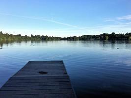 ein blick auf den ellesmere lake in der abendsonne foto