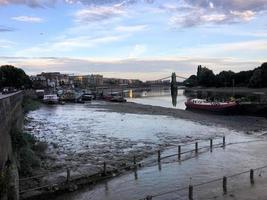 Blick auf die Themse in der Nähe der Hammersmith Bridge foto