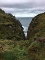 Blick auf das Meer bei Lands End in Cornwall foto