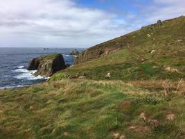 Blick auf das Meer bei Lands End in Cornwall foto