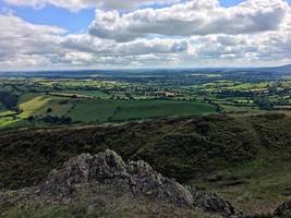 ein blick auf die caradoc-hügel in shropshire foto