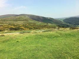 ein blick auf die walisische landschaft in der nähe von llangollen am hufeisenpass foto