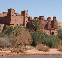 die beeindruckenden lehmstrukturen und gebäude von ait ben haddou in marokko foto