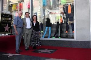 los angeles, sep 19 - jon cryer und eltern david cryer und gretchen cryer bei der jon cryer hollywood walk of fame star zeremonie auf dem hollywood walk of fame am 19. september 2011 in los angeles, ca foto