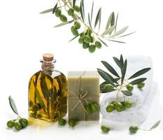 natürliche Spa-Behandlung mit Oliven und Olivenöl foto