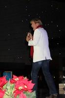 los angeles, nov 22 - jack wagner beim 2011 hollywood christmas parade konzert beim universal citywalk am 22. november 2011 in los angeles, ca foto