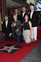 los angeles, sep 4 - ryan murphy, jane lynch, kammerbeamte bei der jane lynch hollywood walk of fame star zeremonie auf dem hollywood boulevard am 4. september 2013 in los angeles, ca foto