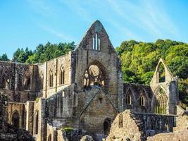 hdr tintern abtei abati tyndyrn in tintern foto