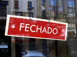 portugiesisches geschlossenes Ladenschild foto