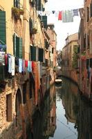 Blick auf Venedig mit Kanal und alten Gebäuden, Italien foto