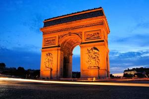 Arc de Triomphe bei Sonnenuntergang, Paris, Frankreich foto
