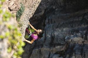weiblicher Kletterer foto