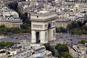 Blick auf den "Arc de Triomphe". Frankreich foto