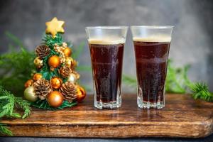 weihnachten heißes getränk kaffee, cocktail, kakao neujahr süßes dessert hause urlaub atmosphäre mahlzeit essen snack auf dem tisch kopienraum essen hintergrund rustikale draufsicht