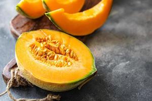 melone charente französisch obst süß saftig dessert küche frisch gesund mahlzeit essen snack diät auf dem tisch kopie raum essen foto