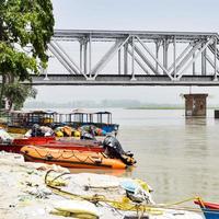 ganga, gesehen in garh mukteshwar, uttar pradesh, indien, der fluss ganga gilt als der heiligste fluss für hindus, ein blick auf garh ganga brij ghat, der ein sehr berühmter religiöser ort für hindus ist foto