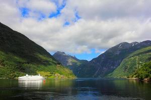 Schiff auf dem Geirangerfjord, Norwegen