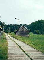 Landstraße im Sommer foto