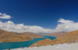 yamdrok heiliger see in tibet foto