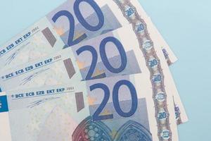 drei zwanzig Euro-Banknoten