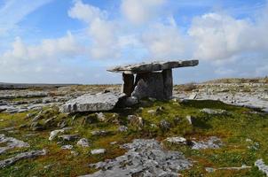 Poulnabrone-Grab und der Burren foto