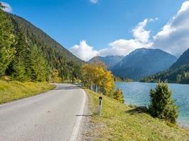 landschaftsansicht entlang der straße in deutschland foto