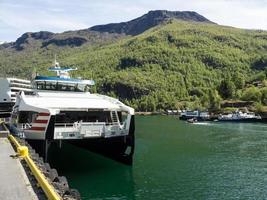 Frühlingszeit bei Flam in Norwegen foto