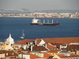 lissabon am tejo foto