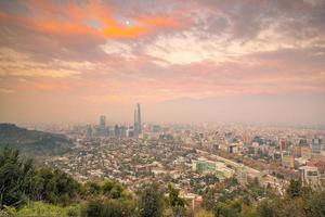 Skyline der Innenstadt von Santiago Stadtbild von Chile foto