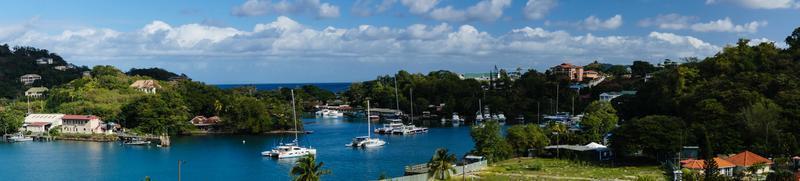 St. Lucia aus der Perspektive des Kreuzfahrtterminals foto