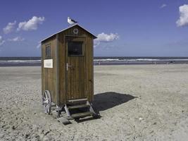 am strand von spiekeroog in der nordsee foto