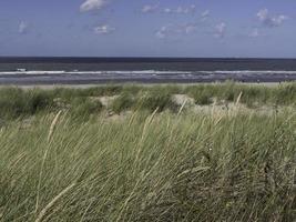 am strand von spiekeroog in der nordsee foto