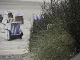 am strand von spiekeroog in der nordsee foto