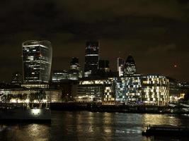 London City bei Nacht foto