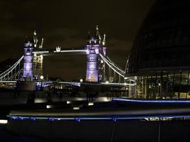 London City bei Nacht foto