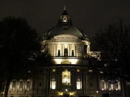 London City bei Nacht foto