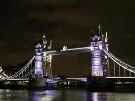 London City bei Nacht foto