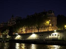 Paris in Frankreich bei Nacht foto