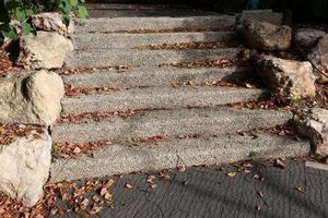 Treppen und Stufen zum Auf- und Absteigen foto