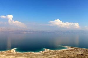 das tote meer ist ein salzsee zwischen israel, jordanien und dem westufer des jordaniens. foto